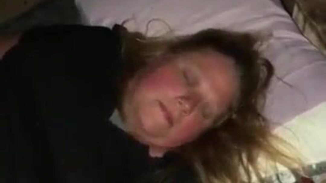 amant jizzes dans la femme infidèle