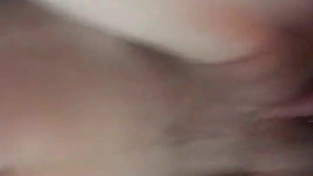 exercice matinal de milf et éjaculation faciale