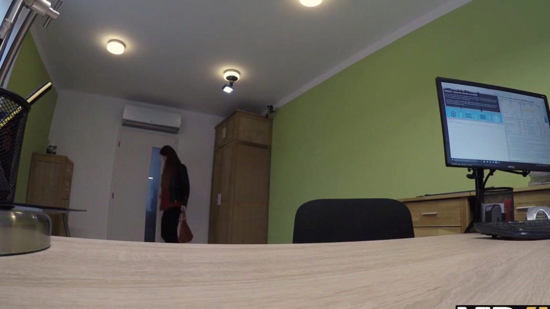 vip4k. isabella dà la sua chatte rasata per scopare per ottenere un grosso