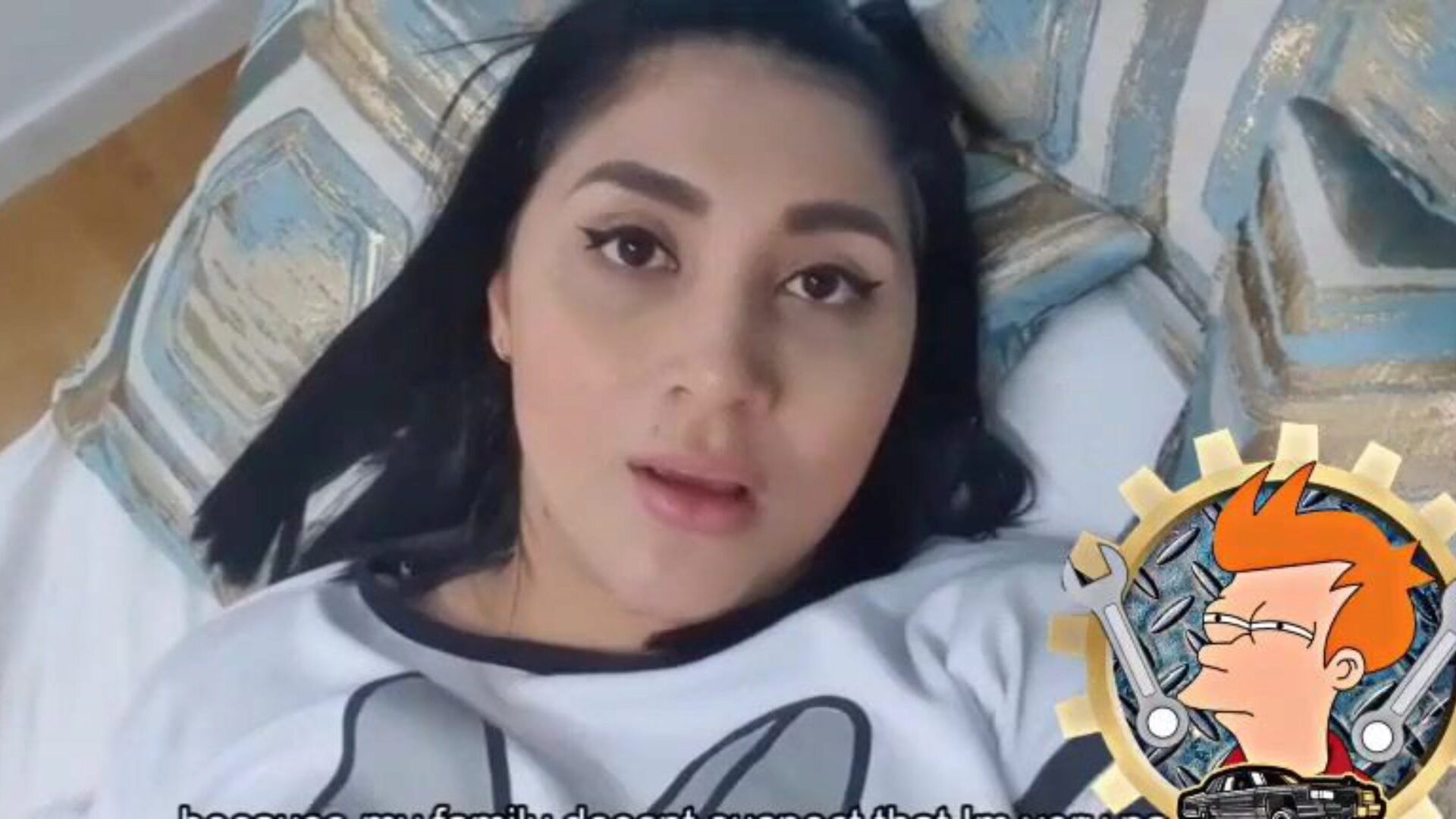 西班牙小妞喜欢她的继父