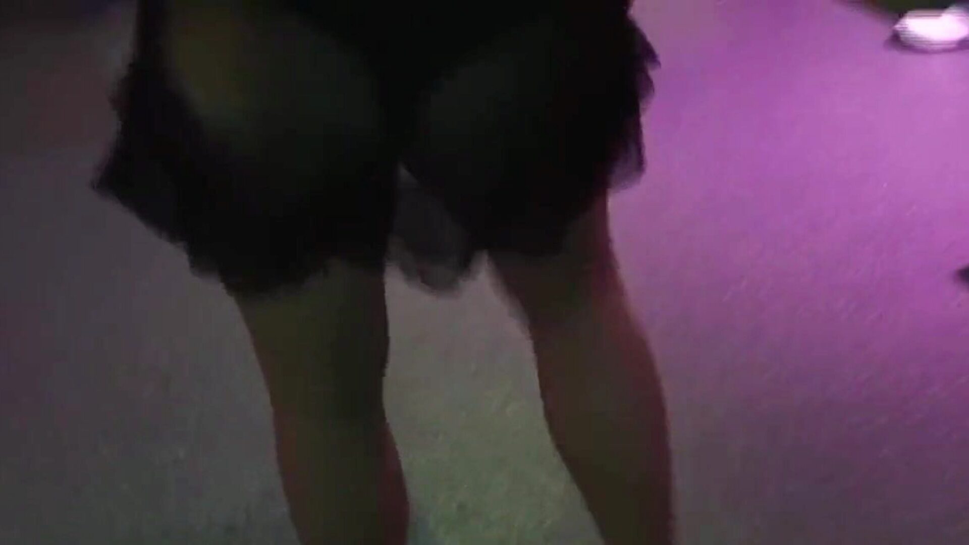 soirée multiraciale rude fuckfest ado allemande bootylicious et sa copine ébène luxuriante se fait baiser en groupe lors de notre soirée échangiste au pub chaque semaine