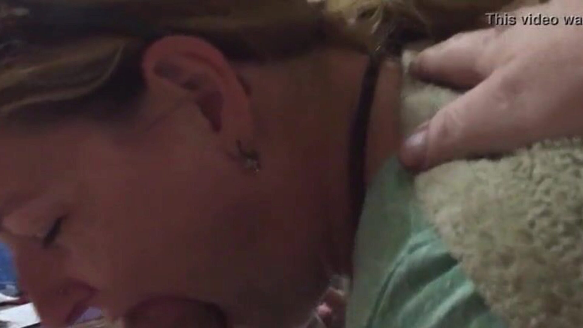 Ally sexy wife going down for a mouthful