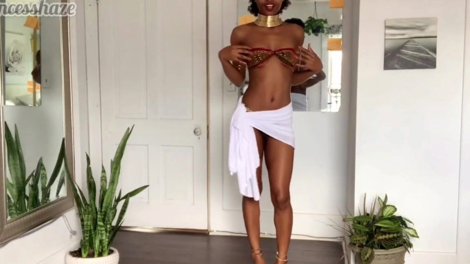 masturbação feminina solo - strip-tease sensual terminou com um orgasmo intenso