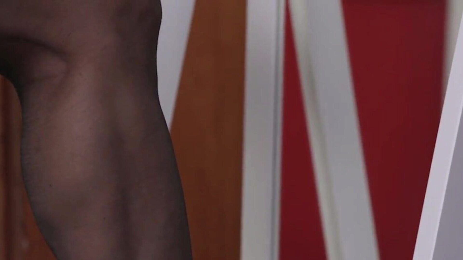 privateblack - muž dojící milf marina beaulieu ztmavne! touha po čokoládě puma marina beaulieu se nadechuje na velkém afro penisu, který si ji strká do úst před tím, než si vezme tu temnou wangovou zadní část módy a vytáhne ho do sucha! plný pohyb a dalších 1 000 na privateblack.com!
