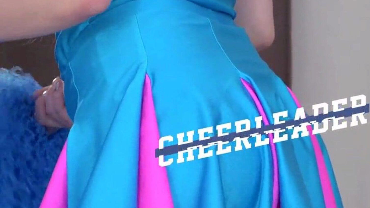 Perwersyjna cheerleaderka Bella Mur zerżnięta