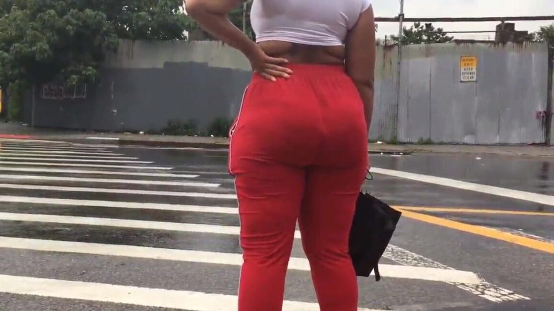 grand cul de milf redbone en spandex transparent partie 4 c'était la troisième fois que j'attrapais le (in) célèbre rumpalicious l'année dernière, elle a finalement fait de la bruine et m'a confronté à ce sujet, mais c'était à peu près tout le monde l'a maintenant attrapée en tout cas lol. ..prendre plaisir!!!